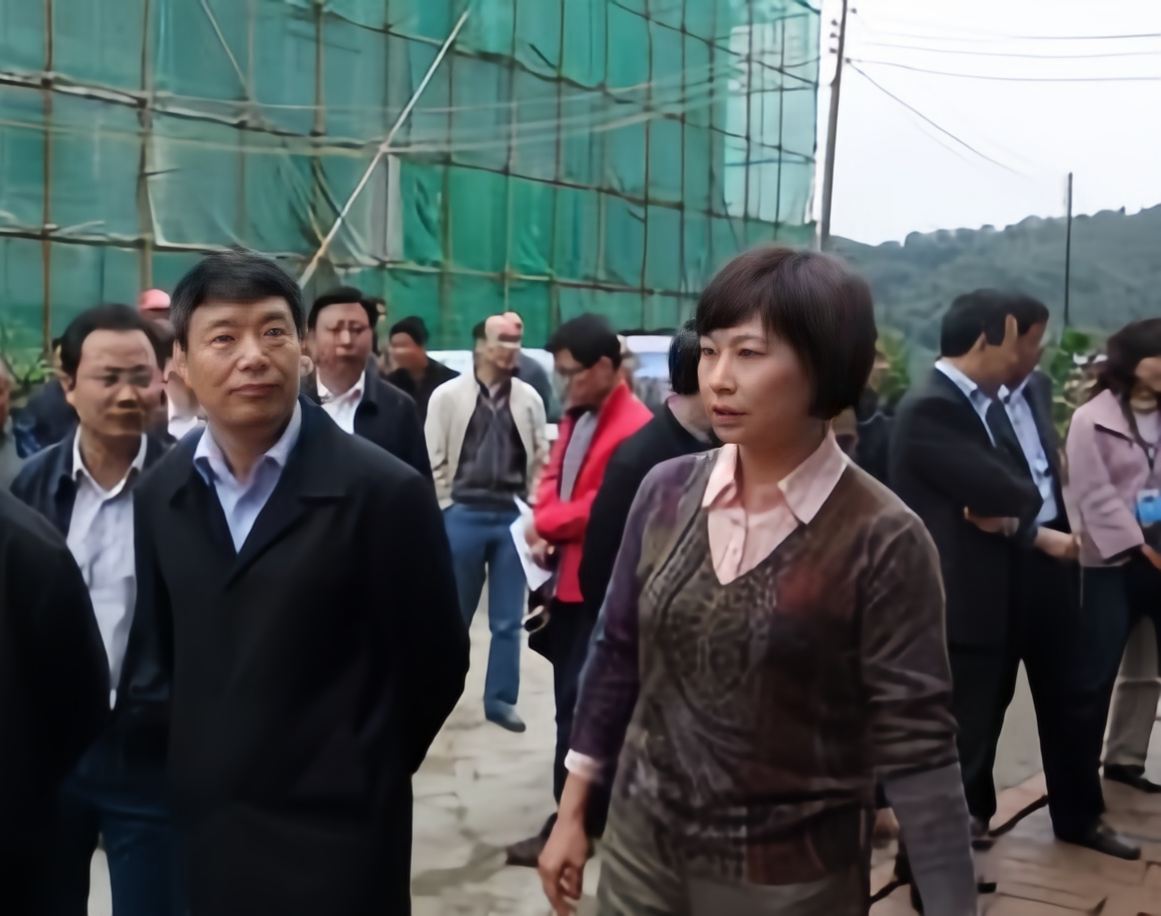 和漂亮老师做爰4