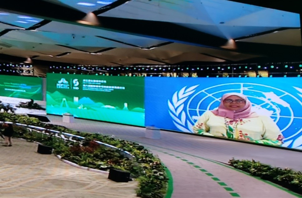 和漂亮老师做爰4